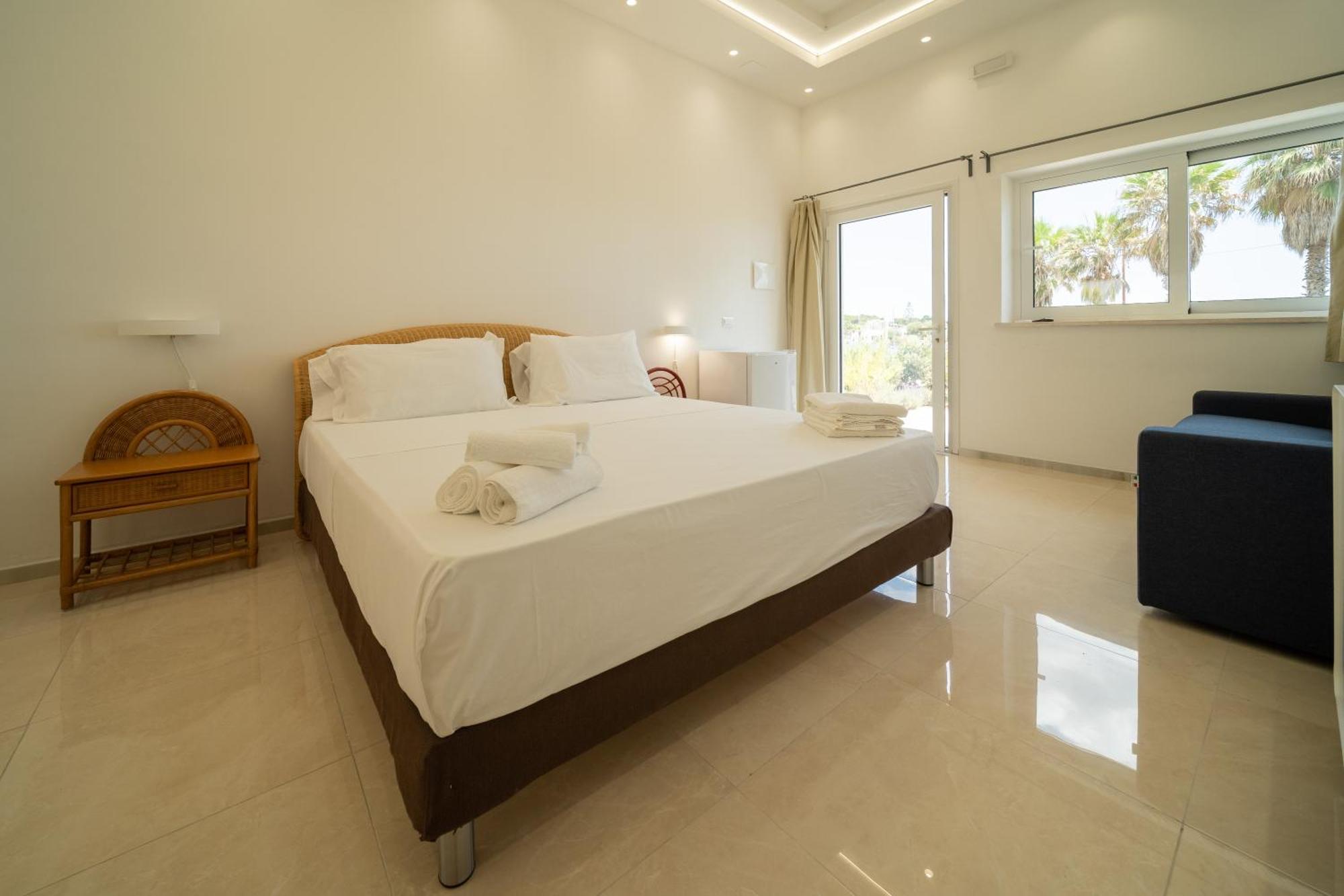 Jonium Hotel - Amazing Sea View And Swimming Pool Pulsano Exterior foto